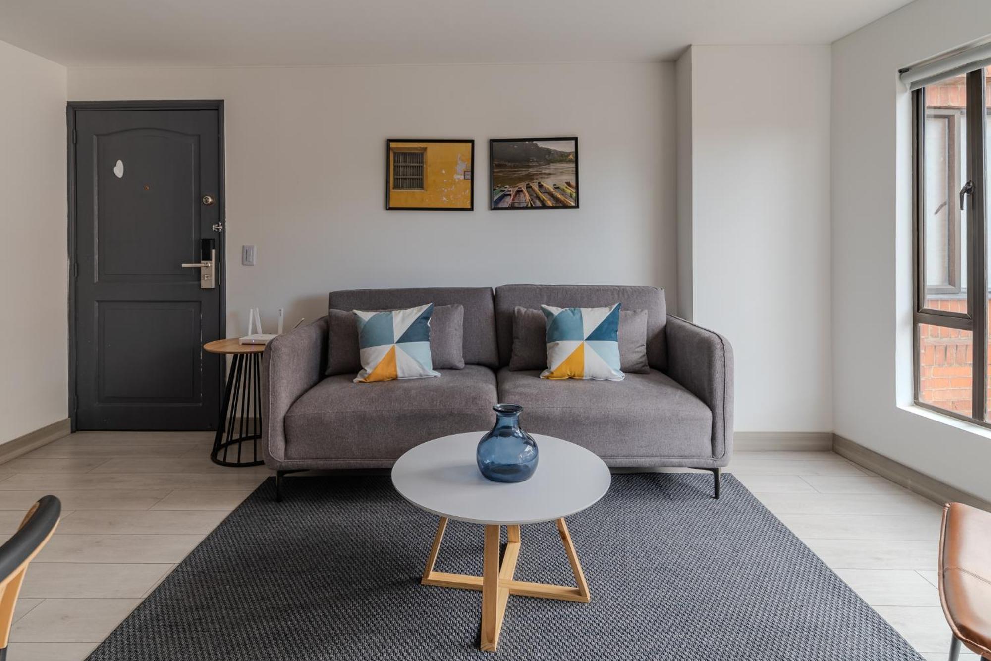 10.73 Flats X Ahead Apartment Bogota Bagian luar foto
