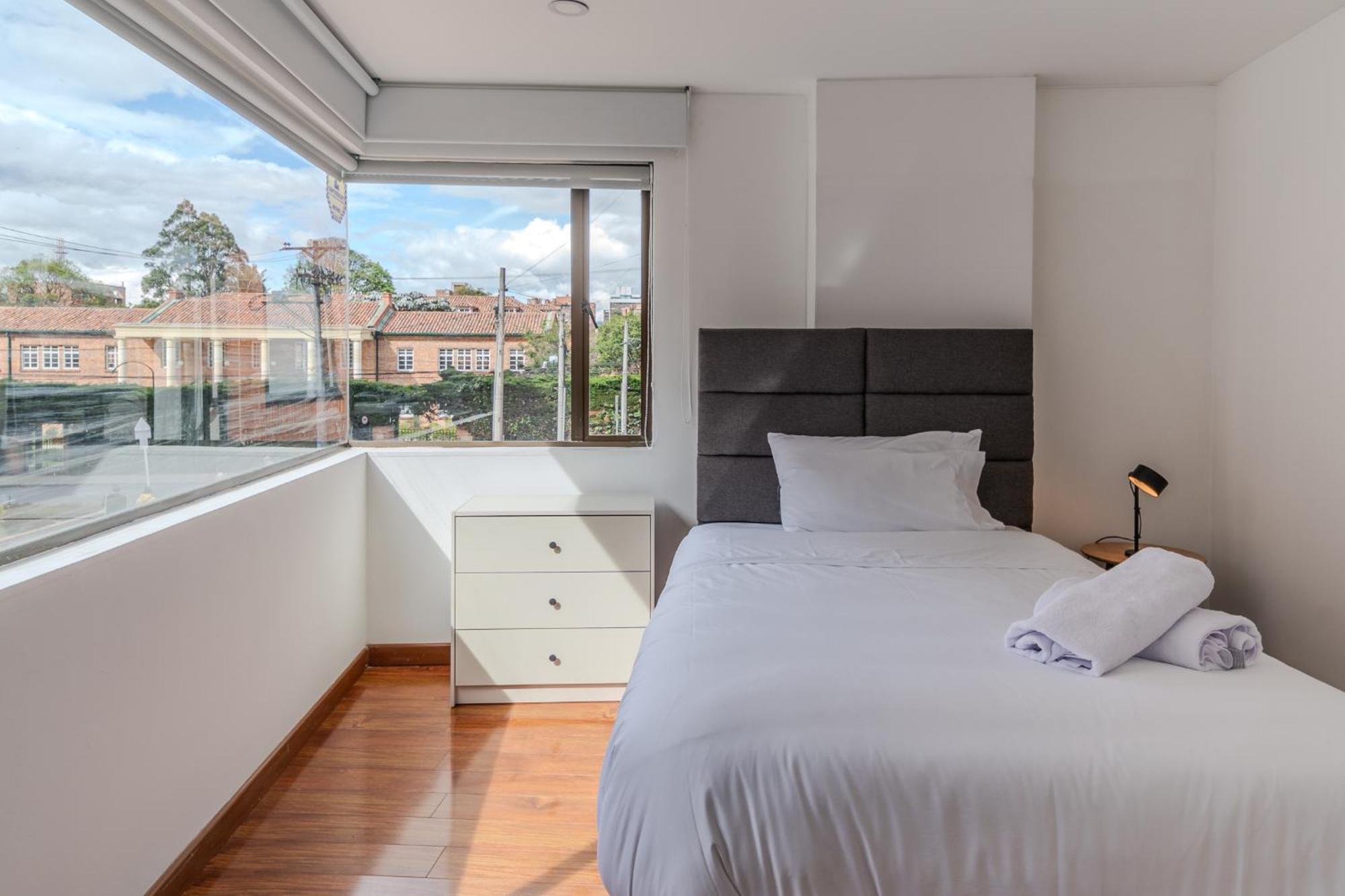 10.73 Flats X Ahead Apartment Bogota Bagian luar foto