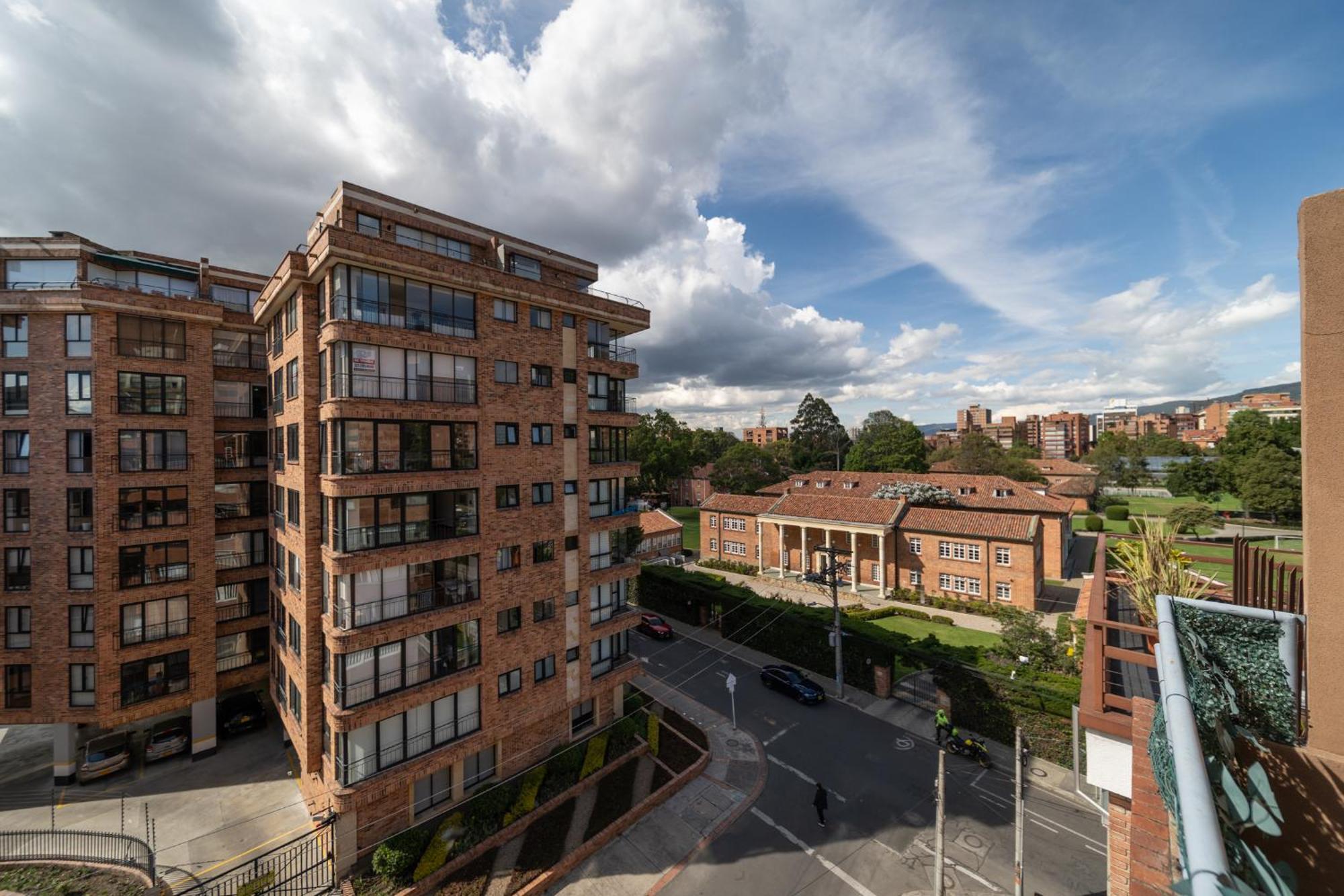 10.73 Flats X Ahead Apartment Bogota Bagian luar foto