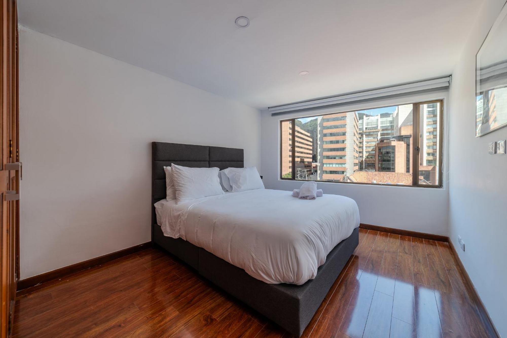 10.73 Flats X Ahead Apartment Bogota Bagian luar foto