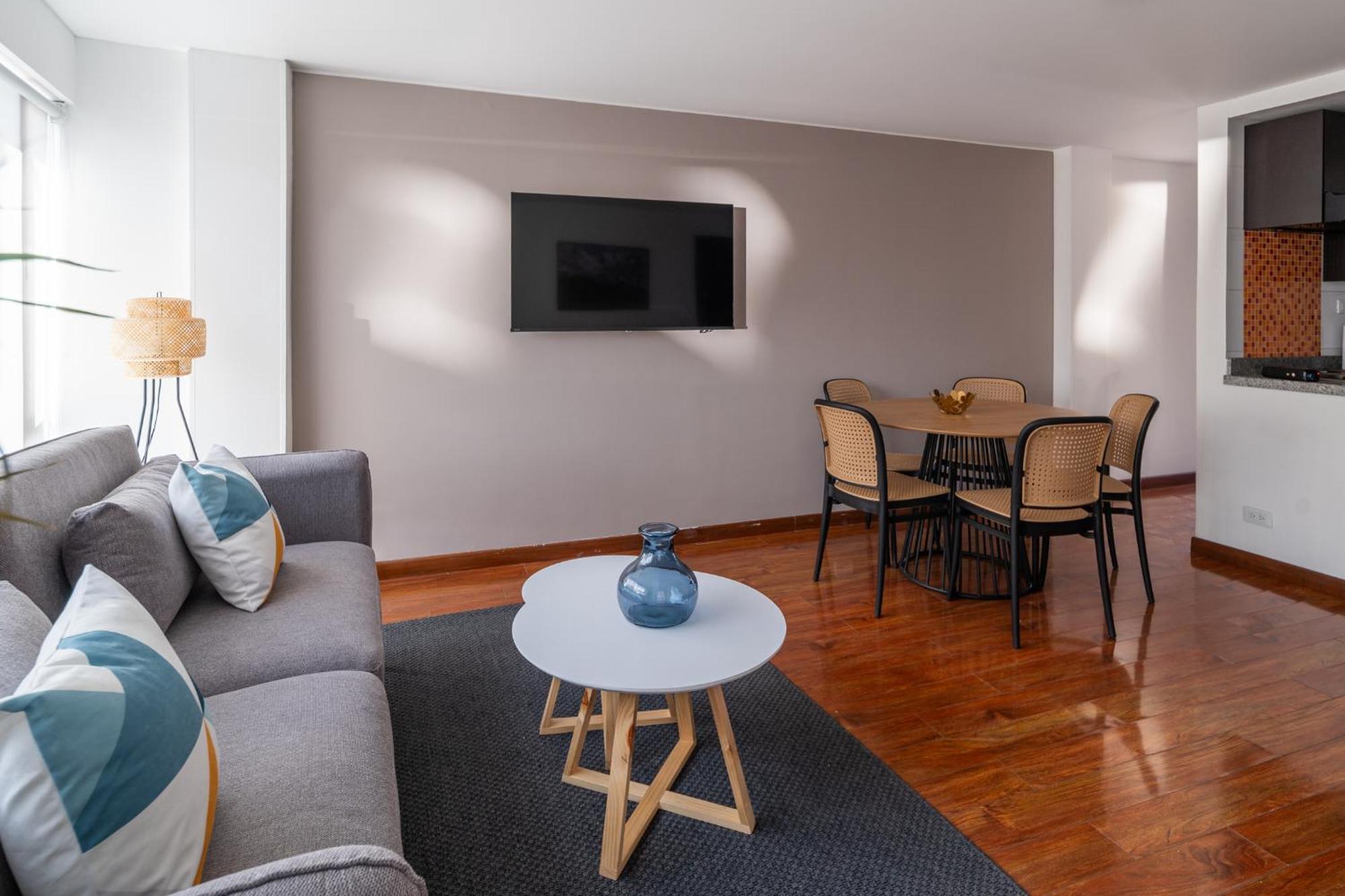 10.73 Flats X Ahead Apartment Bogota Bagian luar foto